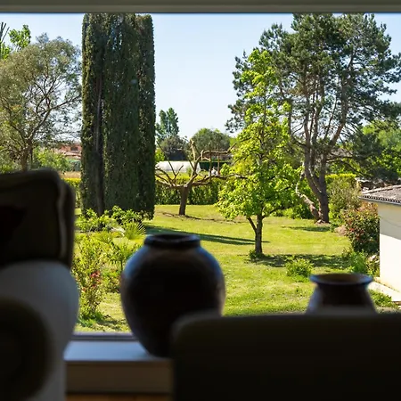 Les Martinets לינה וארוחת בוקר