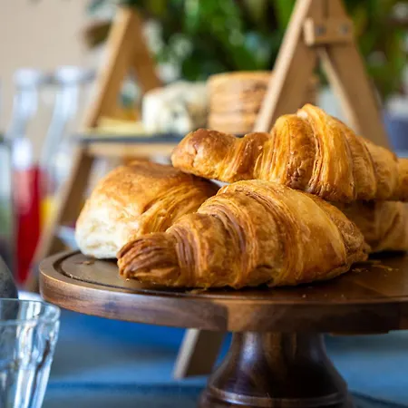 Les Martinets Bed & Breakfast 4*